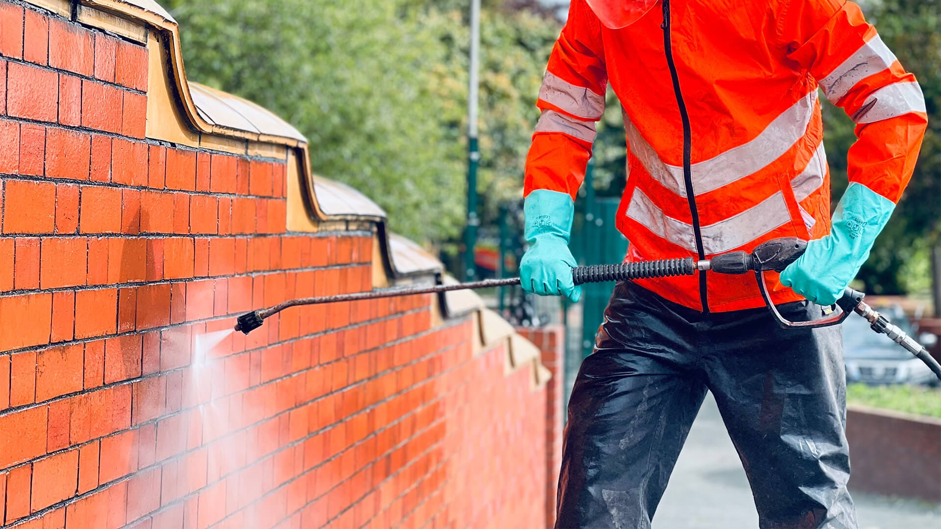 A Guide On How To Restore & Clean Bricks Outside