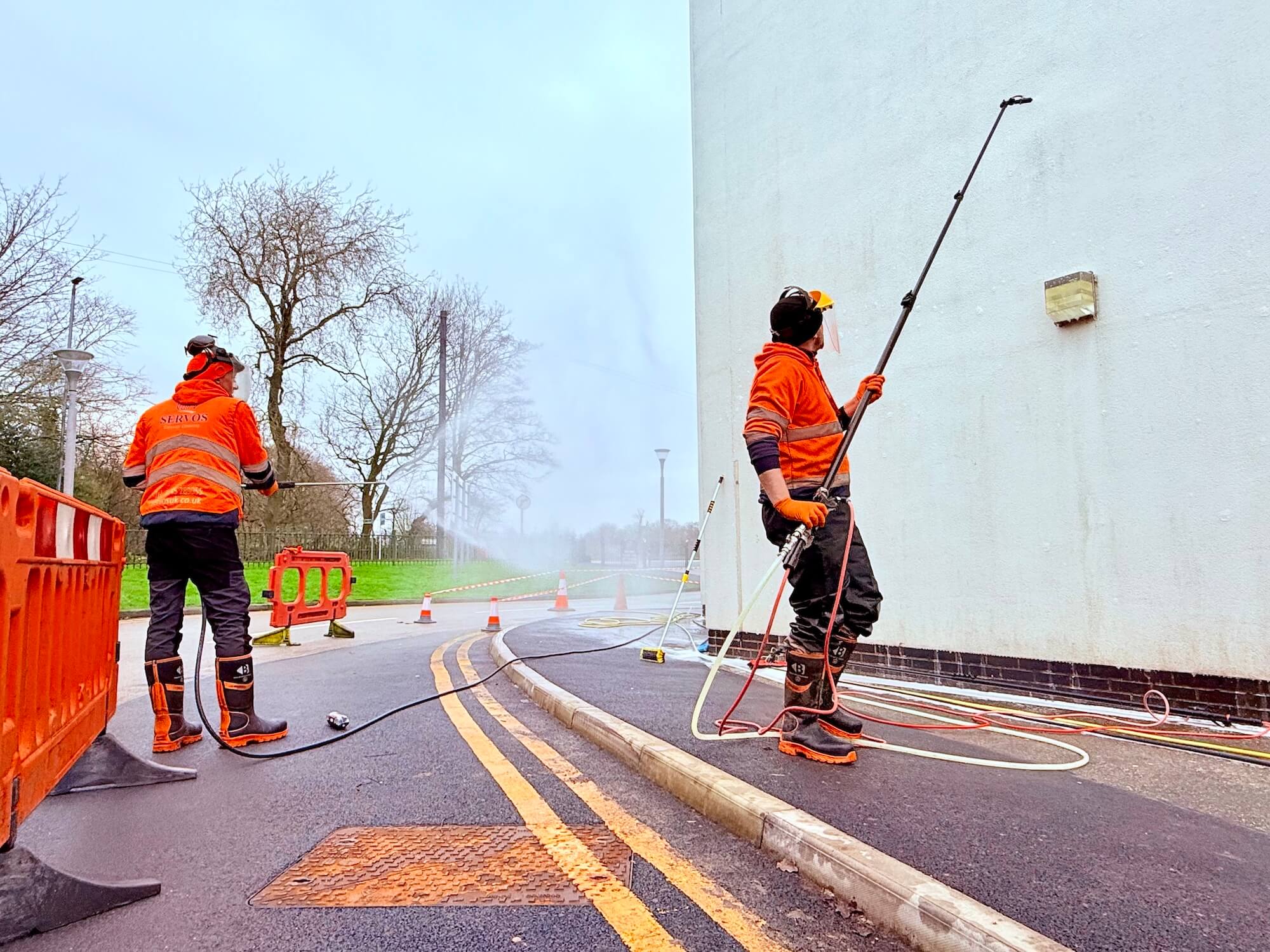 The Benefits of Softwashing for Commercial Render Cleaning