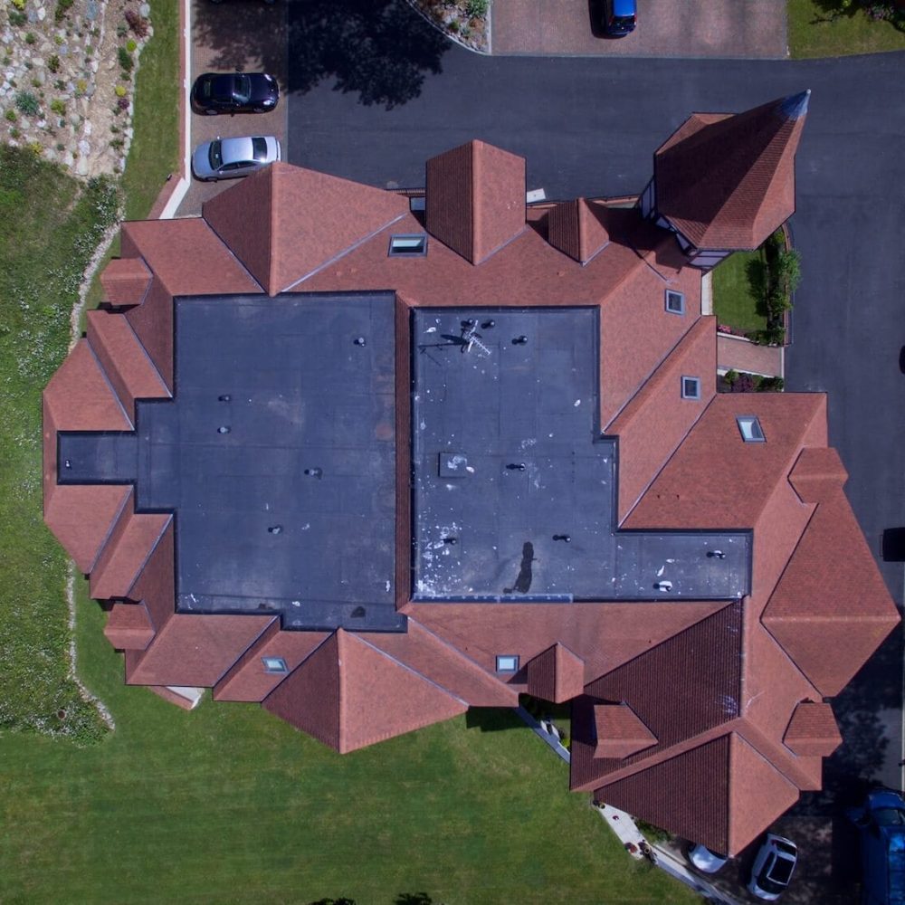 commercial-roof-cleaning clean roof