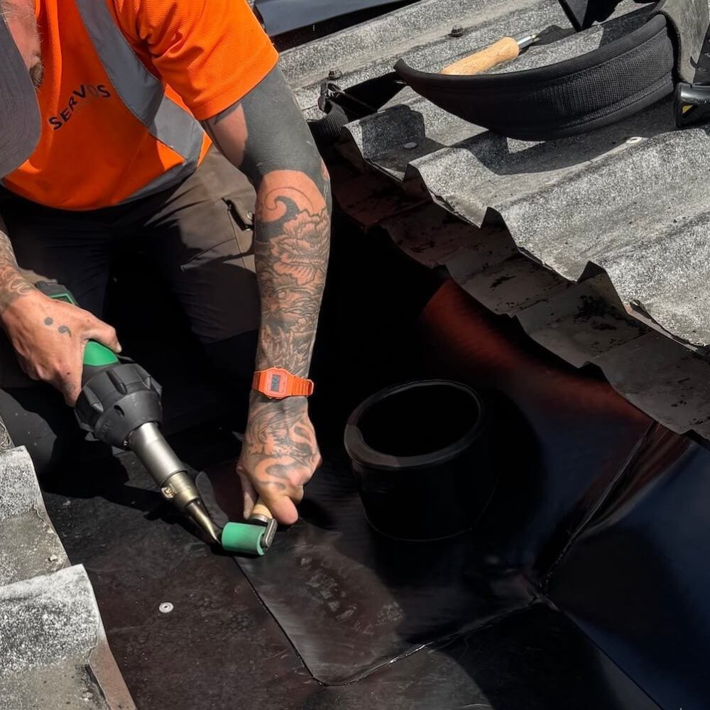 Industrial gutter lining